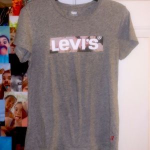levi’s shirt